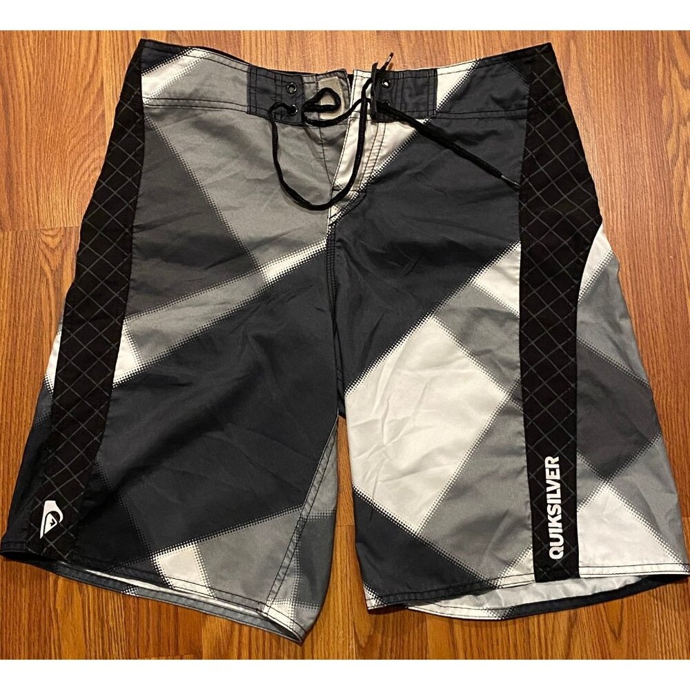Quiksilver Board Shorts Geometric Stripes AOP Mens 32 10" Swim Trunks
